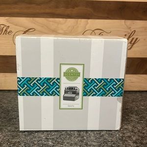 Scentsy QWERTY warmer. Classic Typewriter aesthetic New in box!